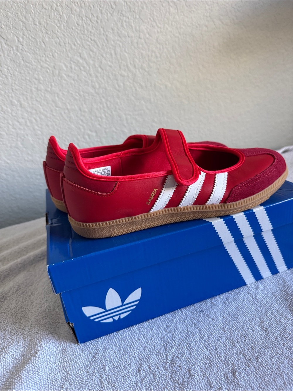 Women’s Adidas Samba Janes - Red - Brand New - Picture 2 of 4